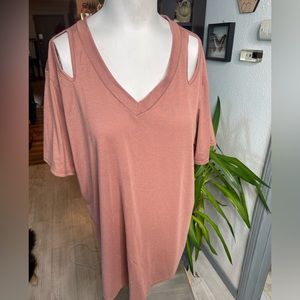 Dusty pink T-shirt with cut outs